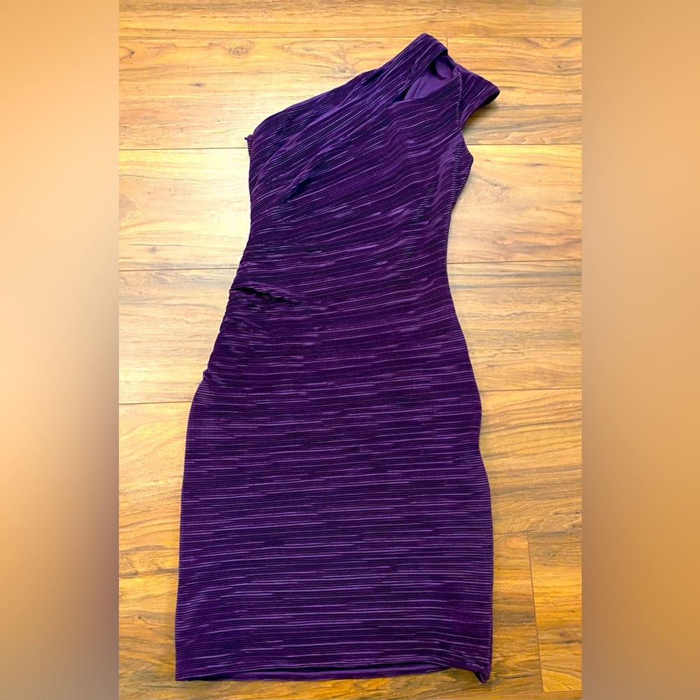 💜 Carmen Marc Valvo One-Shoulder Mini Dress w/Peek-a-Boo Shoulder Detail 💜